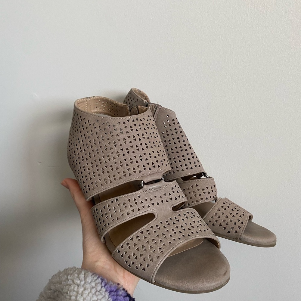 SOUL Naturalizer Perforated Taupe Sandals